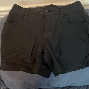 Prana size 2 shorts 5 inch inseam EUC